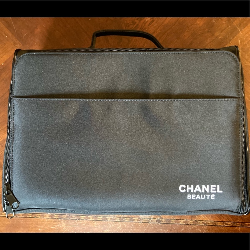 BRAND NEW CHANEL Les Essentials De l’Artiste - Makeup Artist Case